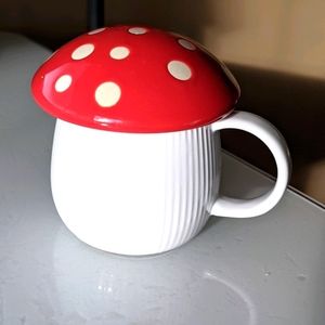 Mushroom shape lidded Mug